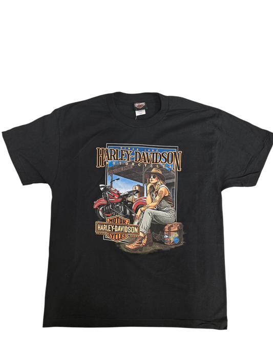 Hangin Out Tee